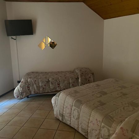 Albergo La Grolla Antey-Saint-André Exterior foto